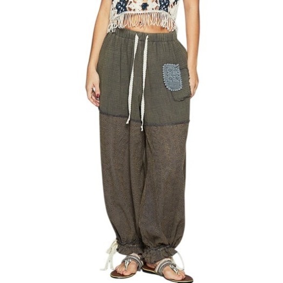 SMP578 Pants - POL Floral Eyelet Lace and Double Gauze Joggers in Charcoal SMP578